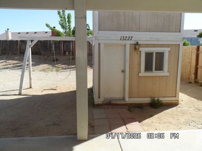 Building Photo - 3 Bedrooms, 2 Bathrooms, approx. 1392 sq. ft., 2 Car Garage, Covered Patio, Fenced, Play house,