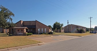 Building Photo - Green Manor Apartments