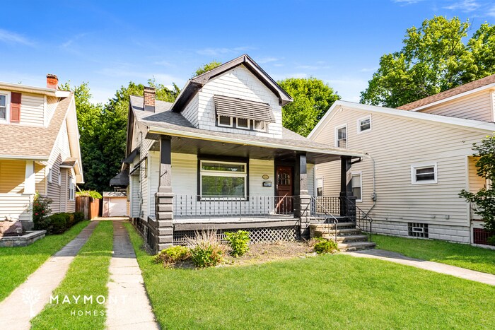 Building Photo - 9509 Rosewood Ave