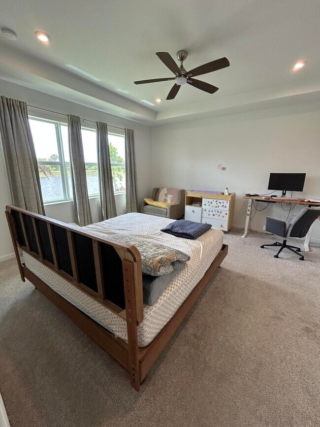 Building Photo - 12808 SW Eleanor Dr