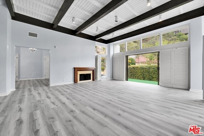 Building Photo - 1713 Queens Ct