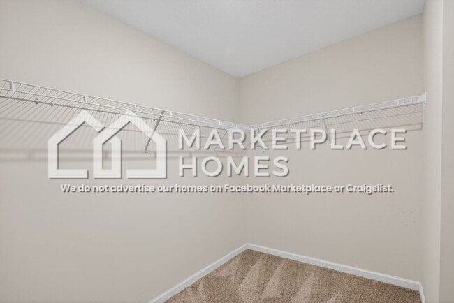 Building Photo - 1067 Evan Ct