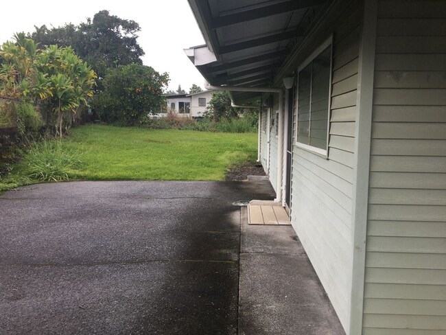 Building Photo - Nice 3BR/1BA in lower Kaumana