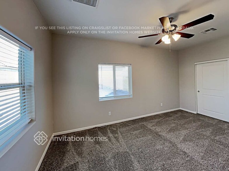 Building Photo - 16437 S 10th St