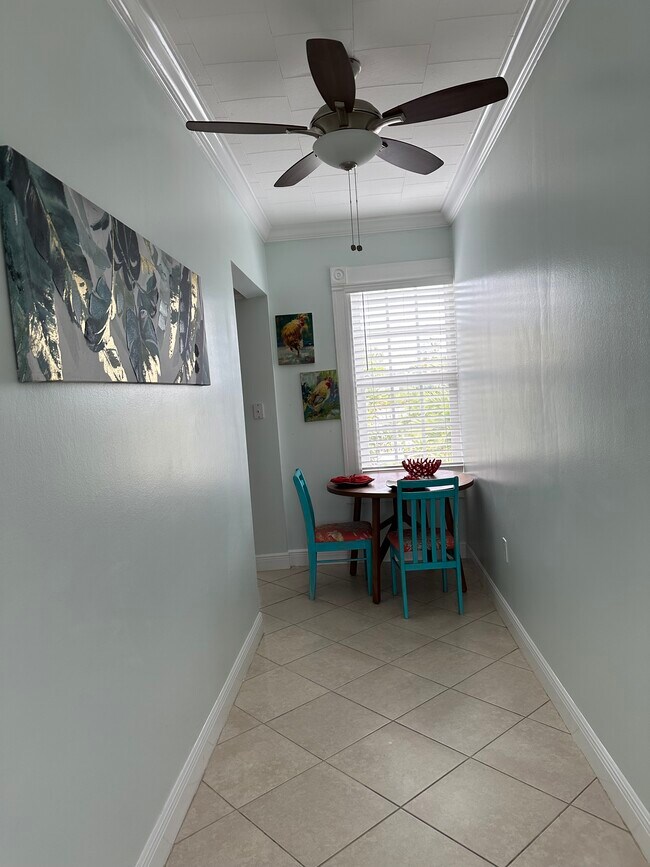 Dining/Desk Area - 1301 United St