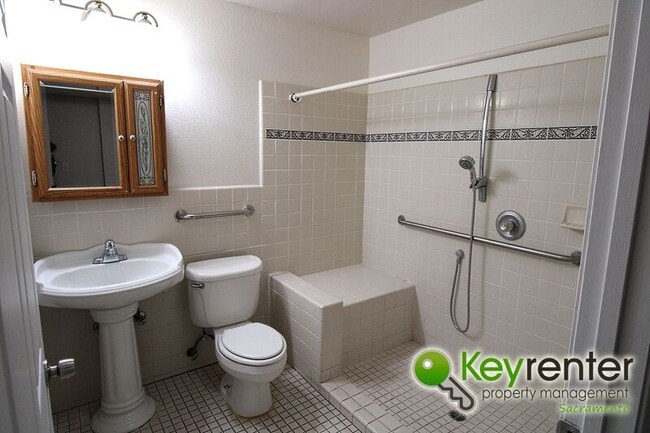 Building Photo - 3429 Braeburn St