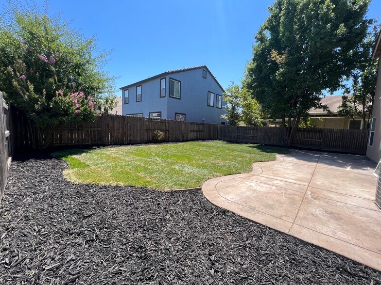 Building Photo - 2858 Screech Owl Way