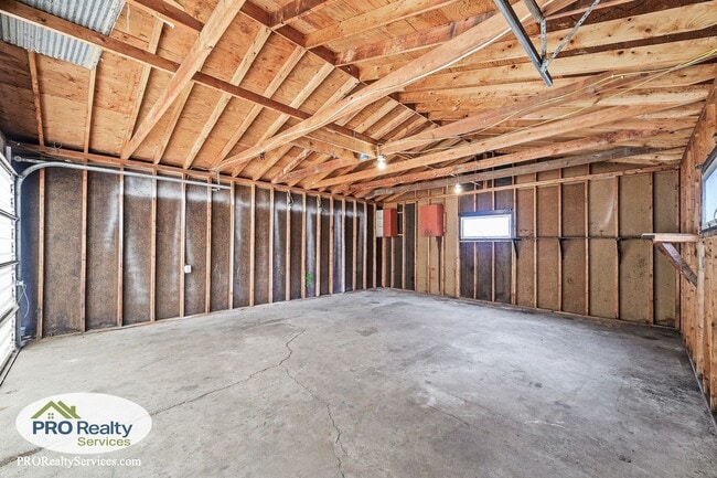 Building Photo - 2 Bedroom Home