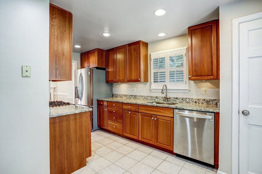 Building Photo - 14508 Four Chimney Dr