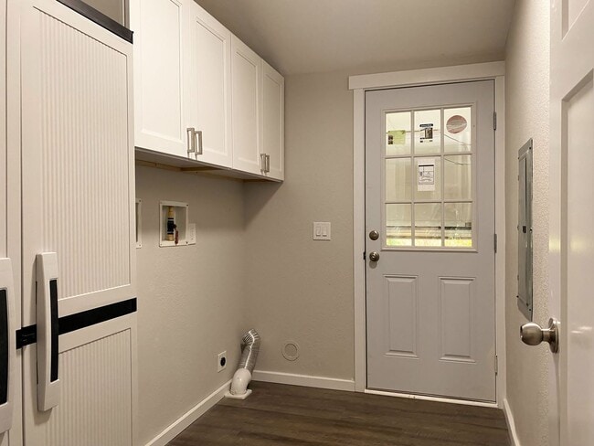 Building Photo - Beautifully Remodeled in Cascade Locks