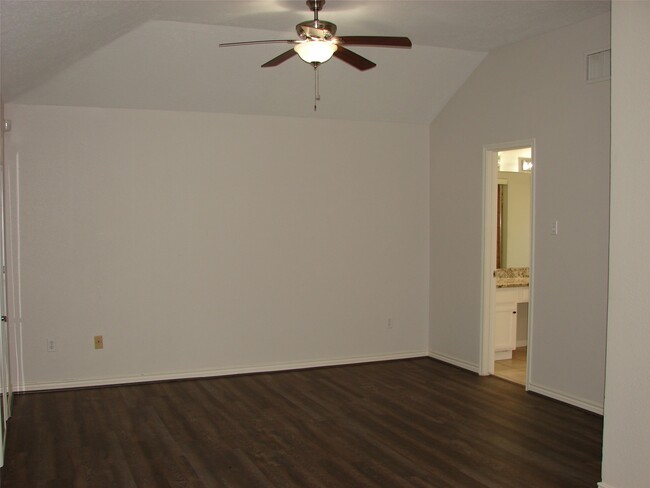 Building Photo - 7010 Buchanan Dr
