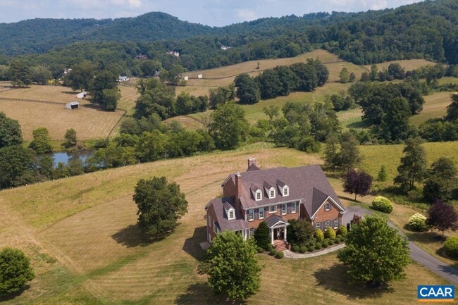 Building Photo - 585 Ragged Mountain Dr