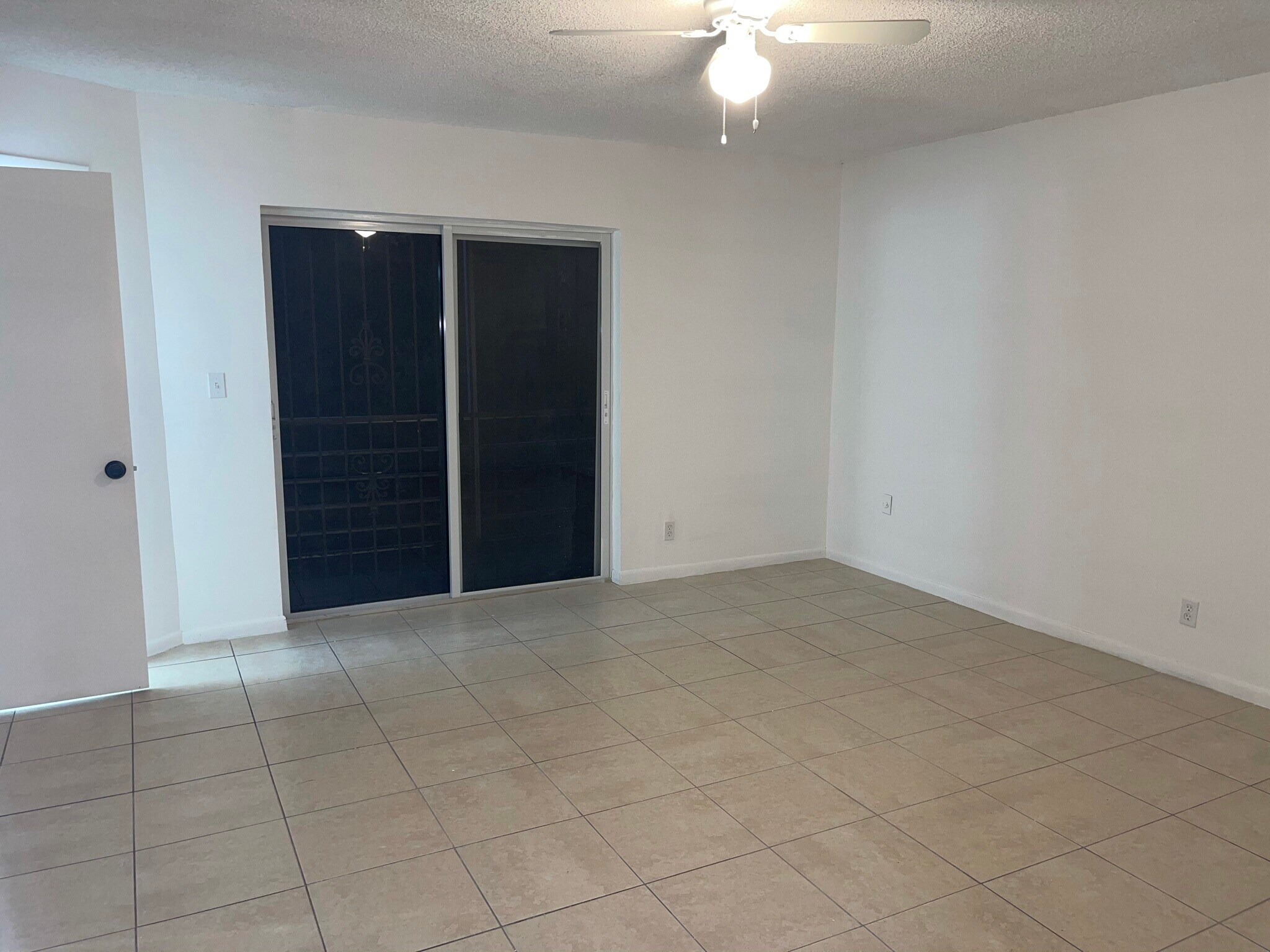 Building Photo - 5953 NW 25th Ct