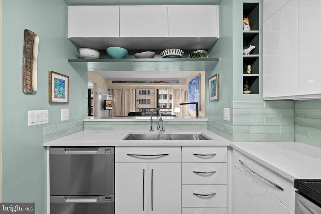 Building Photo - 1401 17th St NW