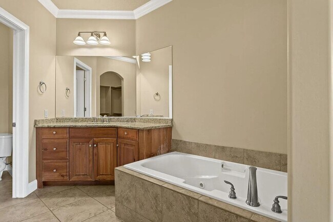 Building Photo - Fully Furnished 2 Bedroom Home.