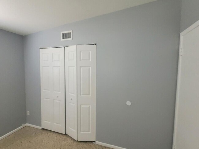 Building Photo - 200 59th Ave NE