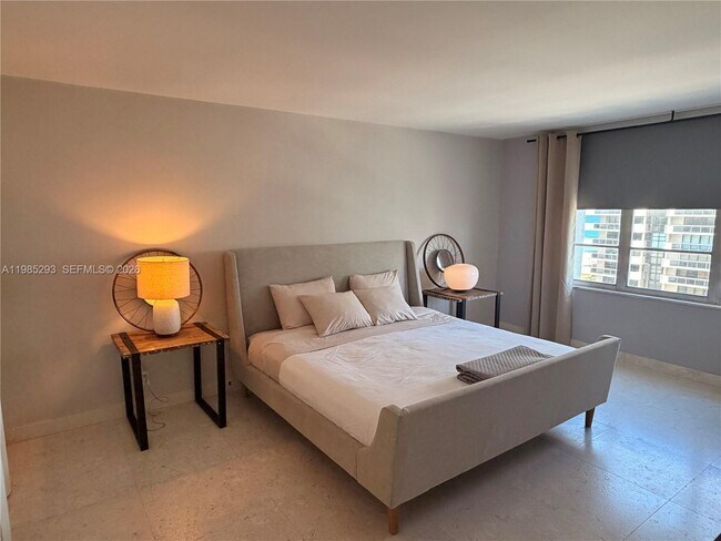 Building Photo - 5700 Collins Ave