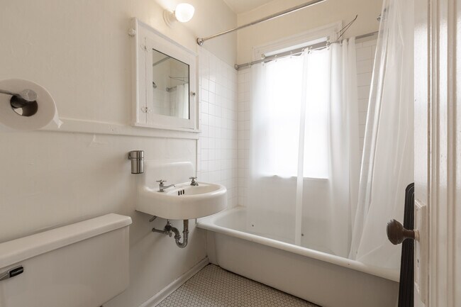 Floorplan - 3220 Girard