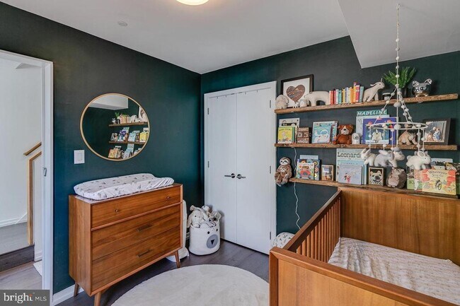 Building Photo - 938 N Leithgow St