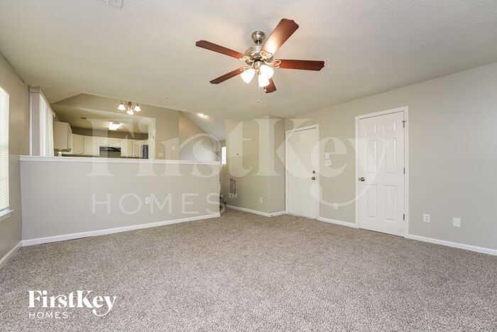 Building Photo - 6388 Phillips Ct