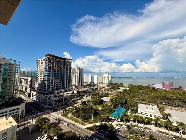 Building Photo - 750 N Tamiami Trl