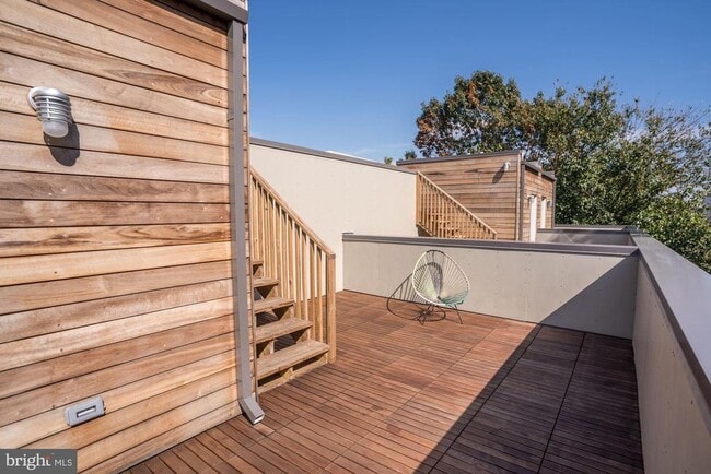 Building Photo - 446 Ridge St NW