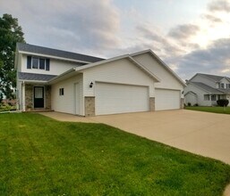 Building Photo - Autumn Ln Kaukauna