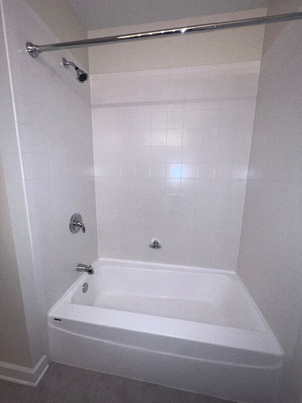 Building Photo - 420 E Waterside Dr