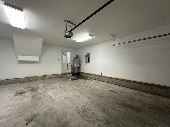 Building Photo - 204 Grandford Pl