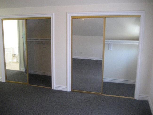  - 1321 W 29th St