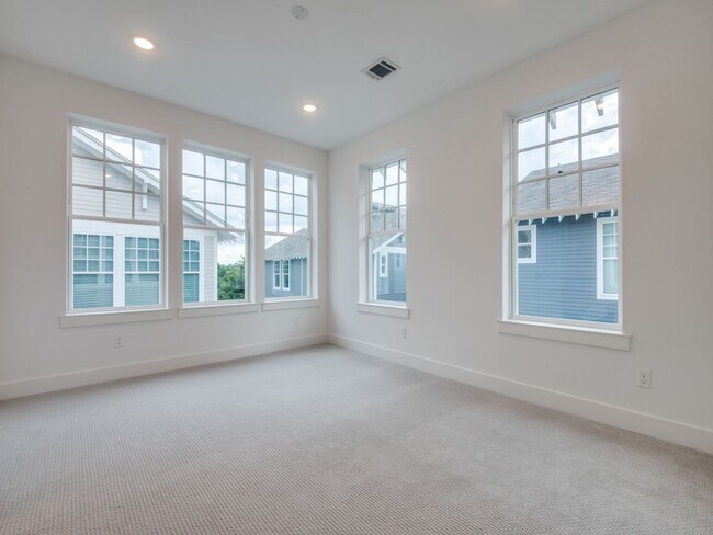 Building Photo - Welcome to a beautiful Craftsman-style end...