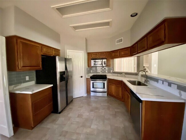 Building Photo - 14535 Circlewood Way