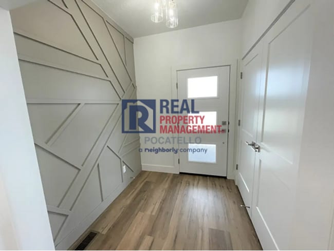 Building Photo - Brand New 3 bed 2.5 Bath Home- Double Car garage