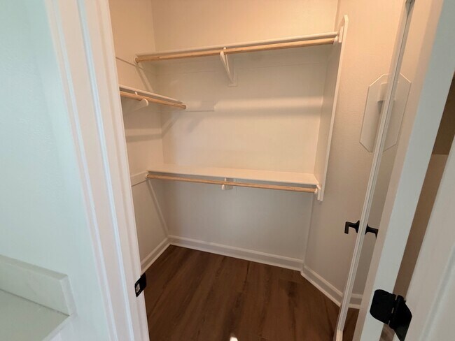 Building Photo - 470 Caliper Wy