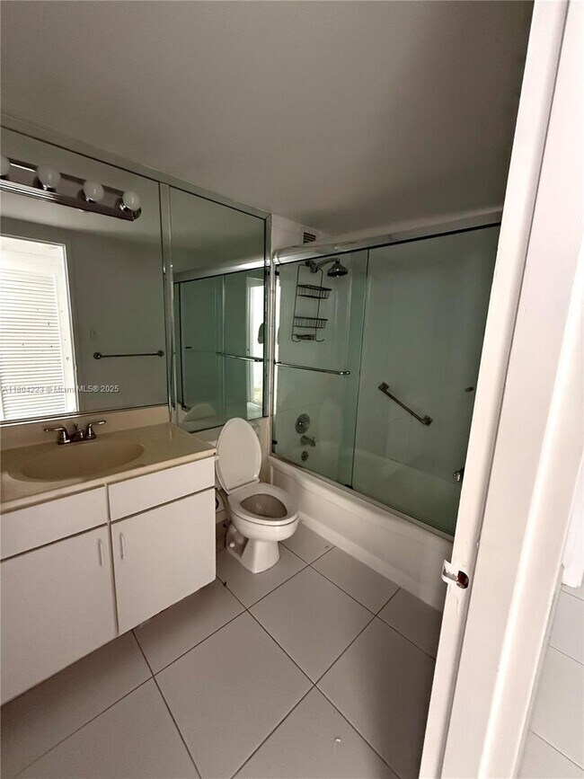 Building Photo - 4747 Collins Ave
