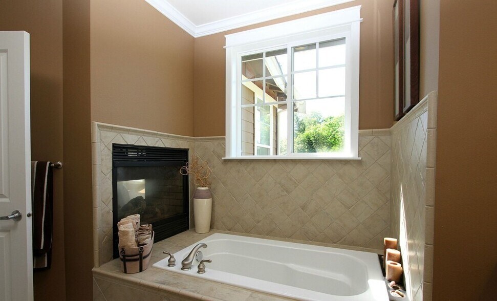 Building Photo - Live the Dream in Kirkland! Luxurious Home For Rent