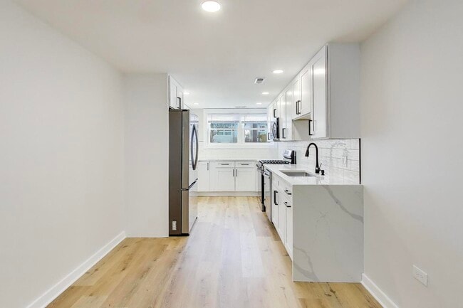 Building Photo - 1216 N 20th Ave