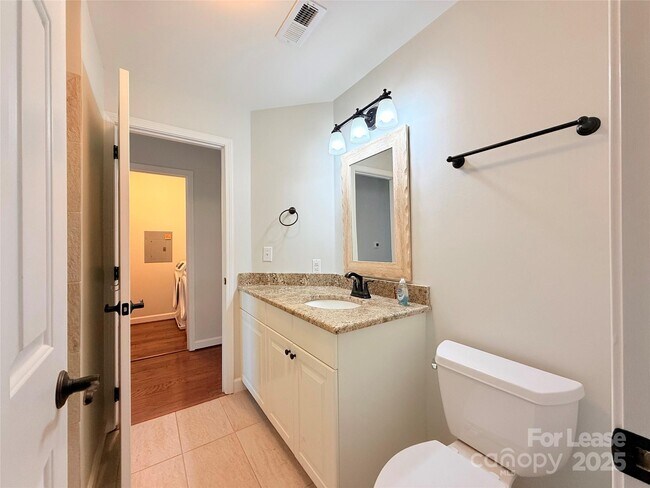 Building Photo - 1133 Torrence Cir
