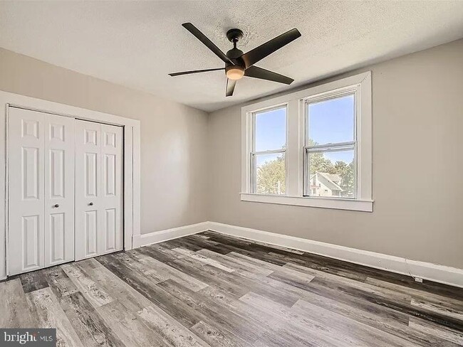 Building Photo - 3101 Gibbons Ave