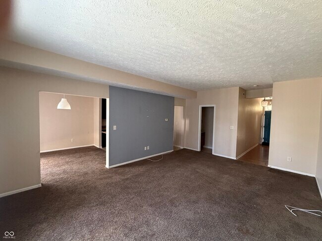 Building Photo - 2424 Boyer Ln