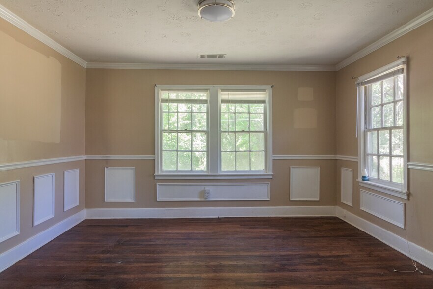 Building Photo - 6740 Marsh Ave