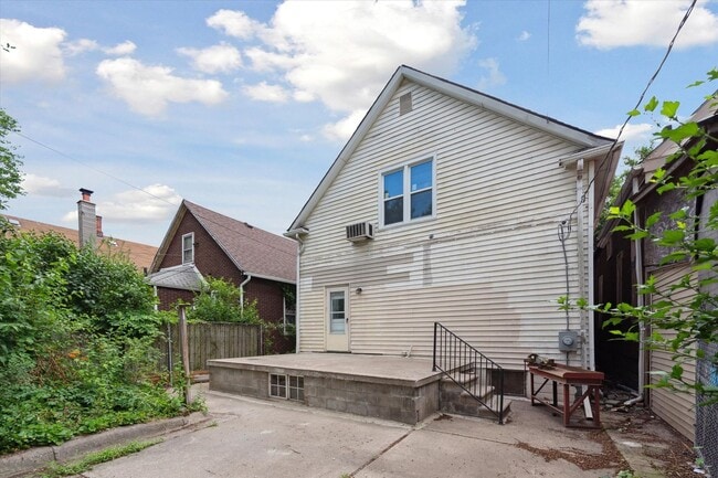 Building Photo - 4 Bedroom 2 Bath $1,500