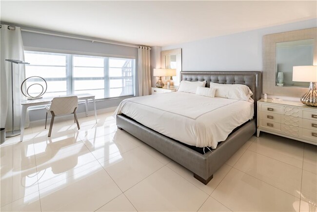 Building Photo - 3750 Galt Ocean Dr