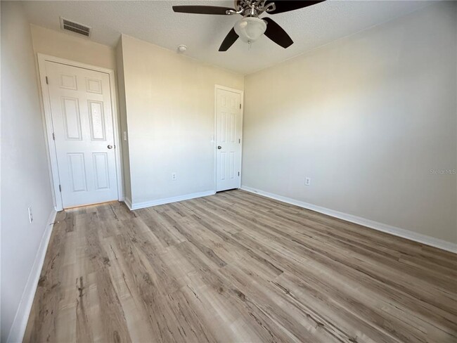 Building Photo - 246 Canna Dr