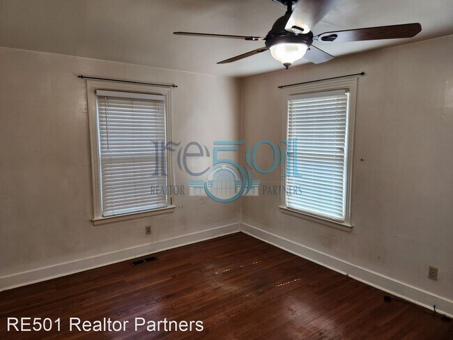 Building Photo - 2 br, 1 bath House - 320 S. Maple Street