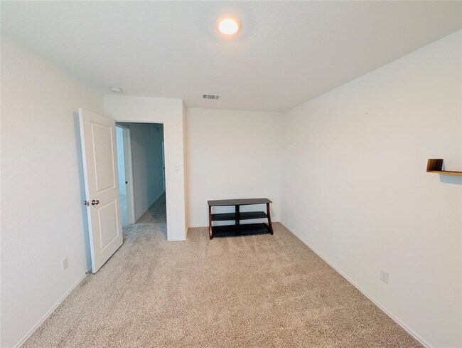 Building Photo - 100 Red Buckeye St