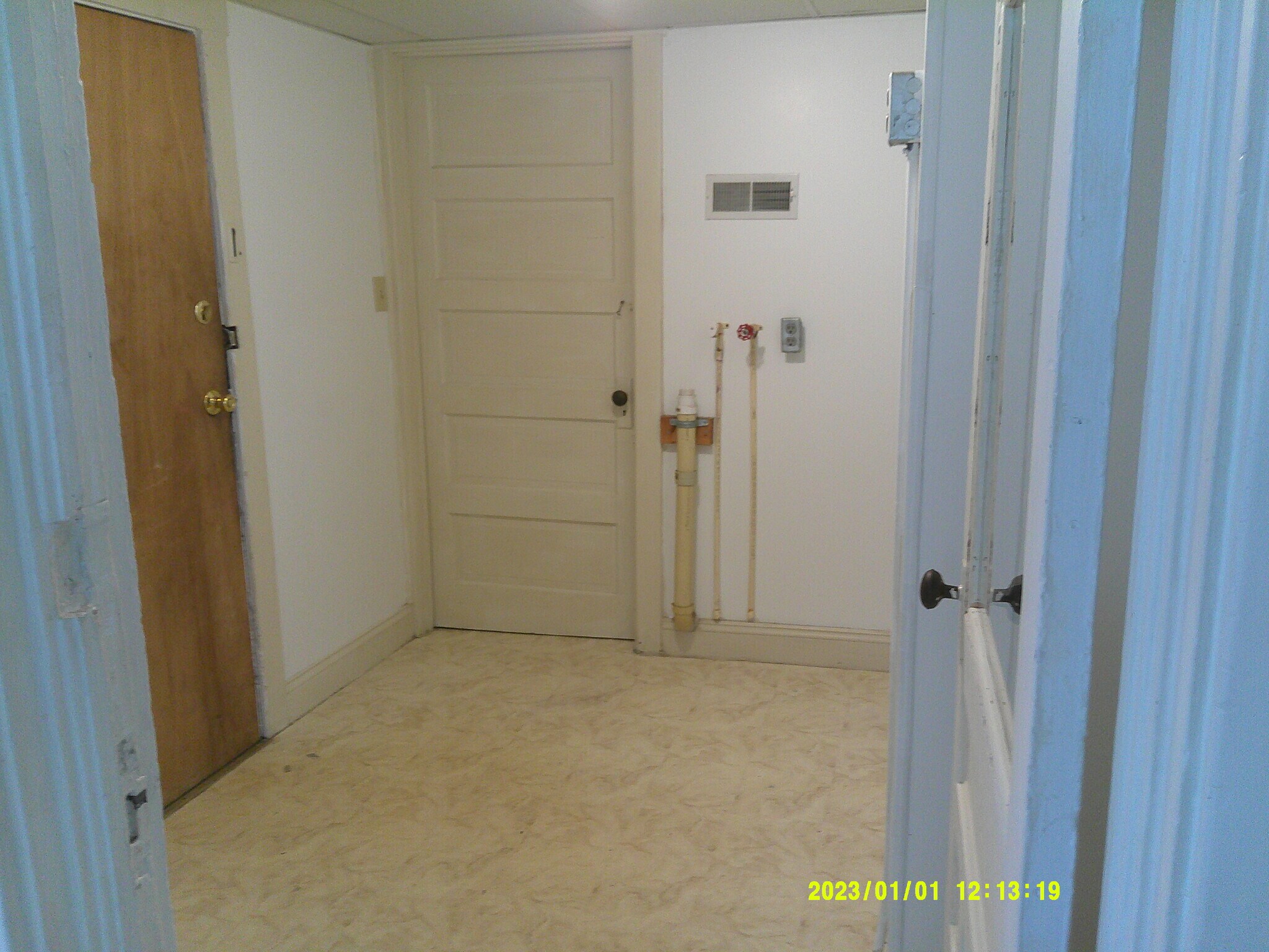 Laundry room - 124 N F St