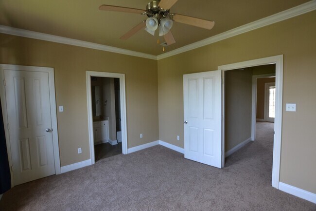 Building Photo - 2117 Cypress Hall Alley