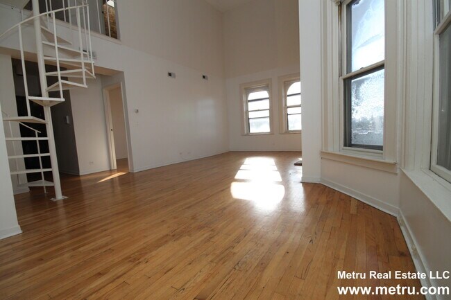 Building Photo - 424 W Belden Ave