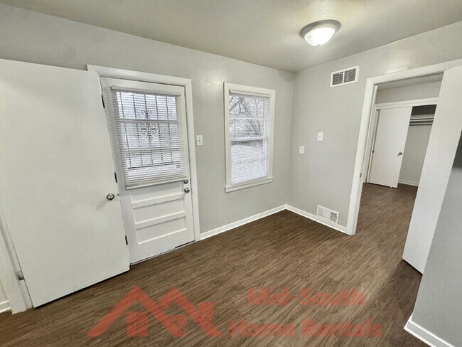 Building Photo - 1754 Danville Rd